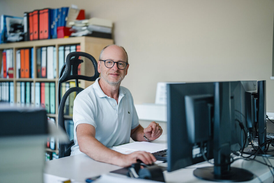 Portraits eines Mitarbeitenden bei Glasbau Wiedemann