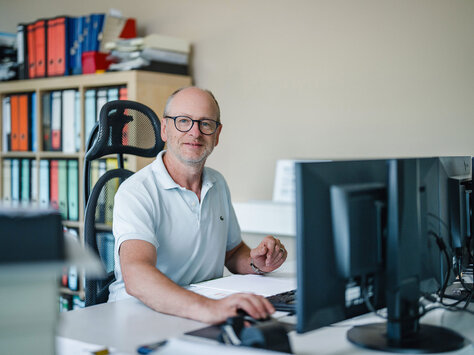 Portraits eines Mitarbeitenden bei Glasbau Wiedemann